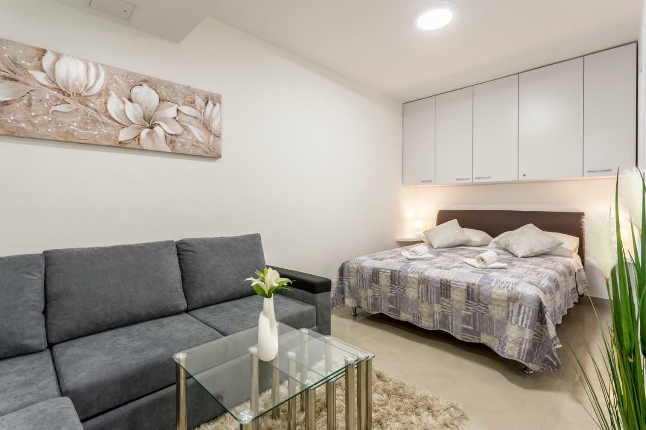Studio Apartment Nikol Split Exterior photo