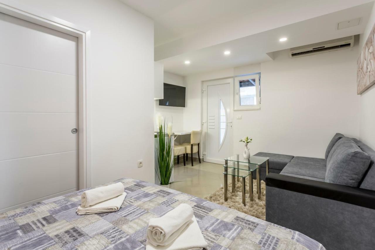 Studio Apartment Nikol Split Exterior photo